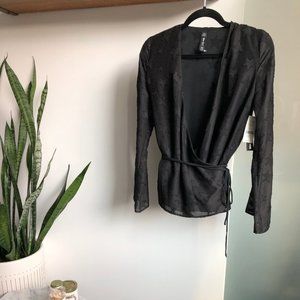 Long-Sleeved Star Wrap Blouse | Black | XS